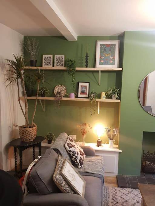Just The Splott! Sleeps 6, 8 Mins To Stadium. Cardiff Eksteriør billede